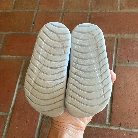 Nike Kids Blue and White Slide Sandals - Picture 5 of 5